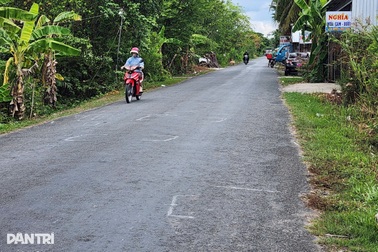 Công an mời mẹ của nữ sinh thiệt mạng do tai nạn ở Vĩnh Long đến làm việc