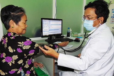 Bác sĩ cũng "ôm" đầy bệnh vì… ít vận động