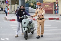 Nhiều học sinh ở Hà Nội bị cảnh sát giao thông xử lý