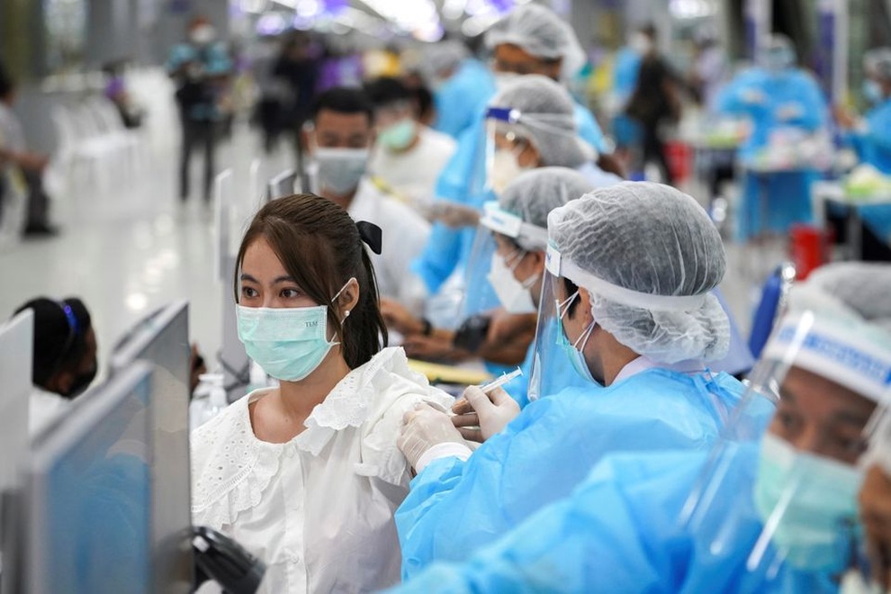 Kẻ thù nguy hiểm đe dọa cuộc chiến chống dịch Covid-19 ở Đông Nam Á - 1 Kẻ thù nguy hiểm đe dọa cuộc chiến chống dịch Covid-19 ở Đông Nam Á - 1