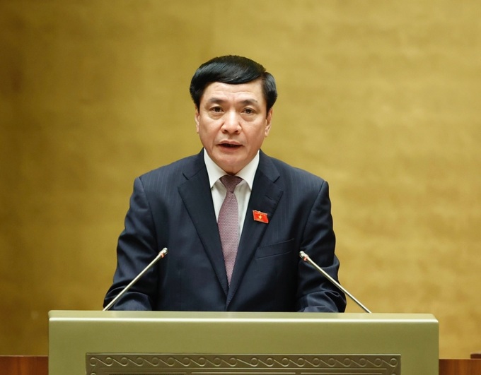 Tổng thư ký Bùi Văn Cường báo cáo nội dung thẩm tra của các cơ quan của Quốc hội