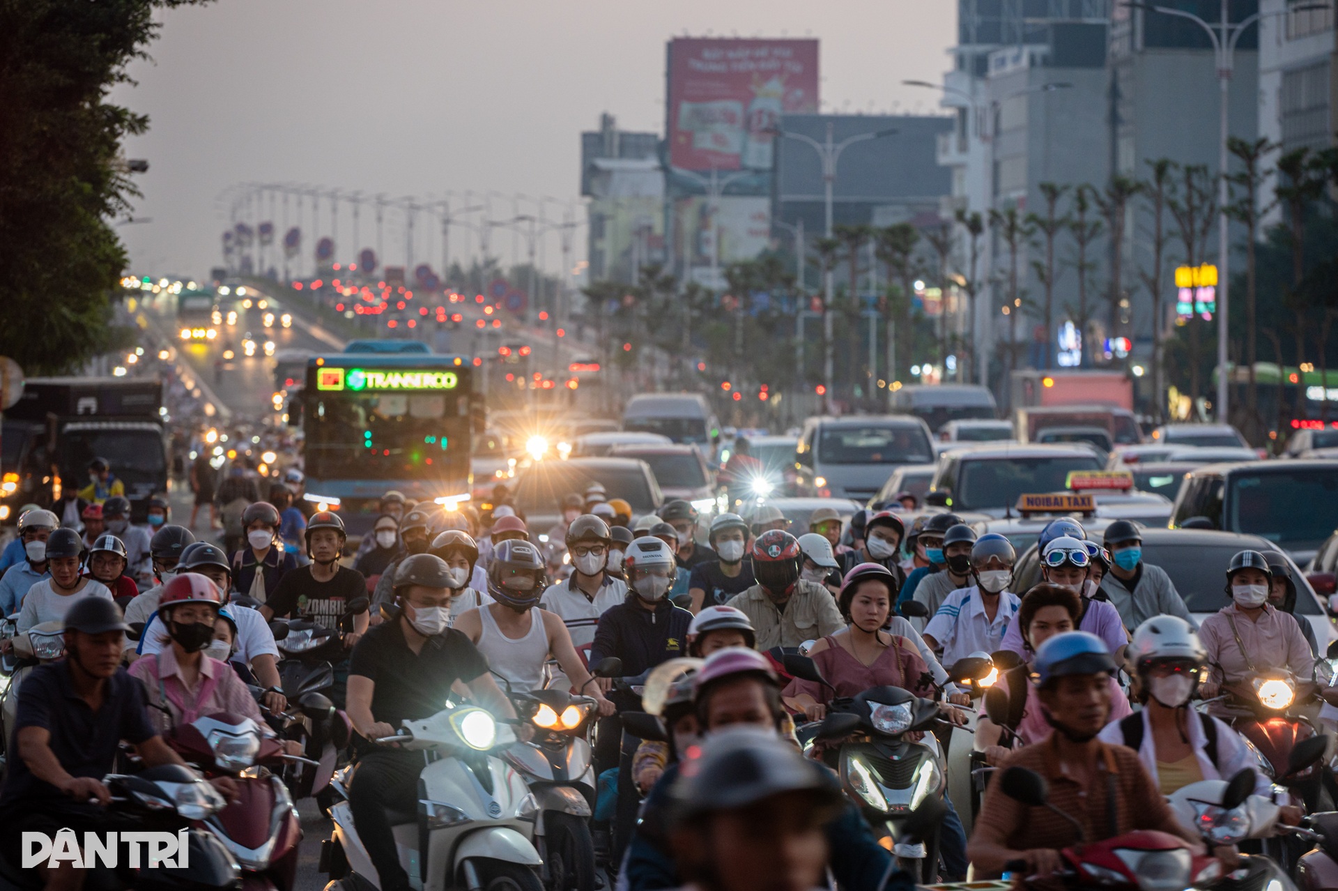 Hiện trạng nút giao dự kiến xây dựng hầm chui thứ 6 tại Hà Nội - 4 Hiện trạng nút giao dự kiến xây dựng hầm chui thứ 6 tại Hà Nội - 4