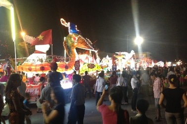 Trao kỷ lục Guiness cho mâm cỗ Trung thu lớn nhất Việt Nam