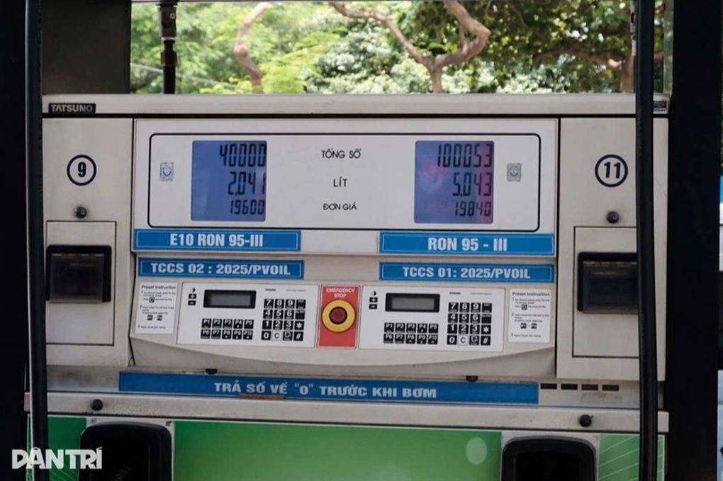 Xe sang, phân khối lớn tại TPHCM vẫn có thể đổ xăng “xịn”, 21.540 đồng/lít - 4 Xe sang, phân khối lớn tại TPHCM vẫn có thể đổ xăng “xịn”, 21.540 đồng/lít - 4