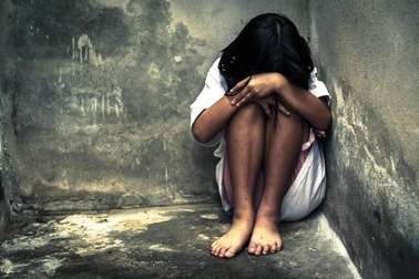 Điều tra nghi án chồng của nữ giáo viên dâm ô bé gái học lớp 5