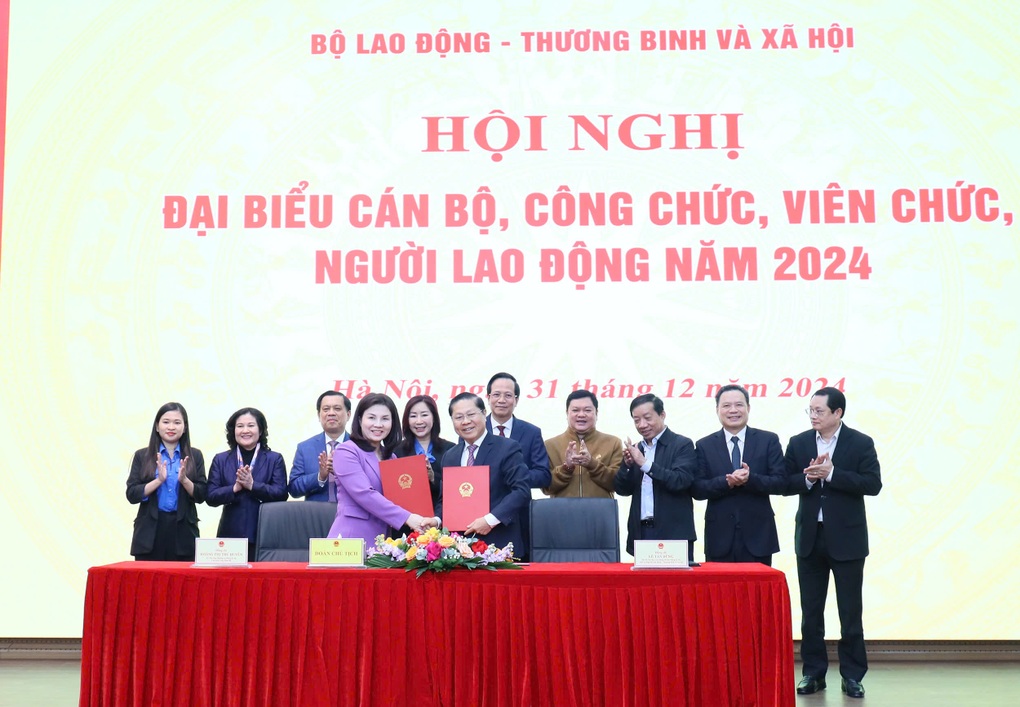 Trăn trở của Bộ trưởng về quyền an sinh tối thiểu để an cư của người dân - 3 Trăn trở của Bộ trưởng về quyền an sinh tối thiểu để an cư của người dân - 3