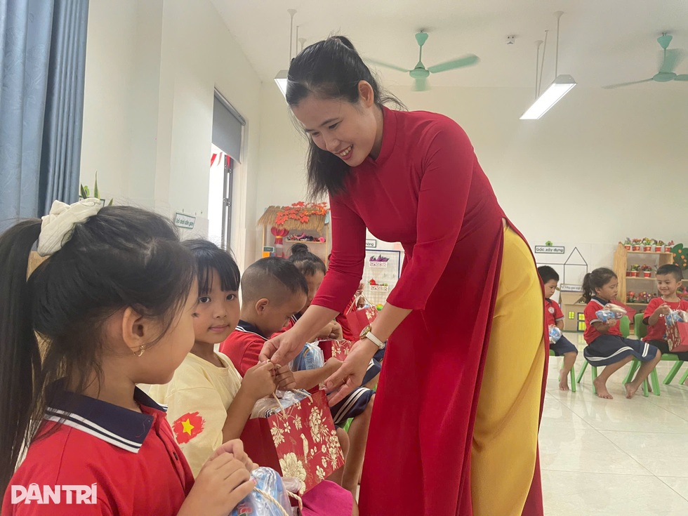 Một xã ở Hà Nội có hơn 400 học sinh vẫn phải vượt sông mỗi ngày đi học - 4 Một xã ở Hà Nội có hơn 400 học sinh vẫn phải vượt sông mỗi ngày đi học - 4