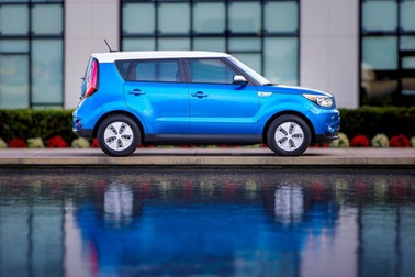 KIA Soul EV 2015: 24 giờ xạc cho quãng đường 161km
