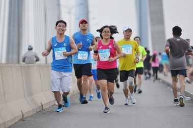 Sôi động giải chạy Việt dã TP.HCM 2015
