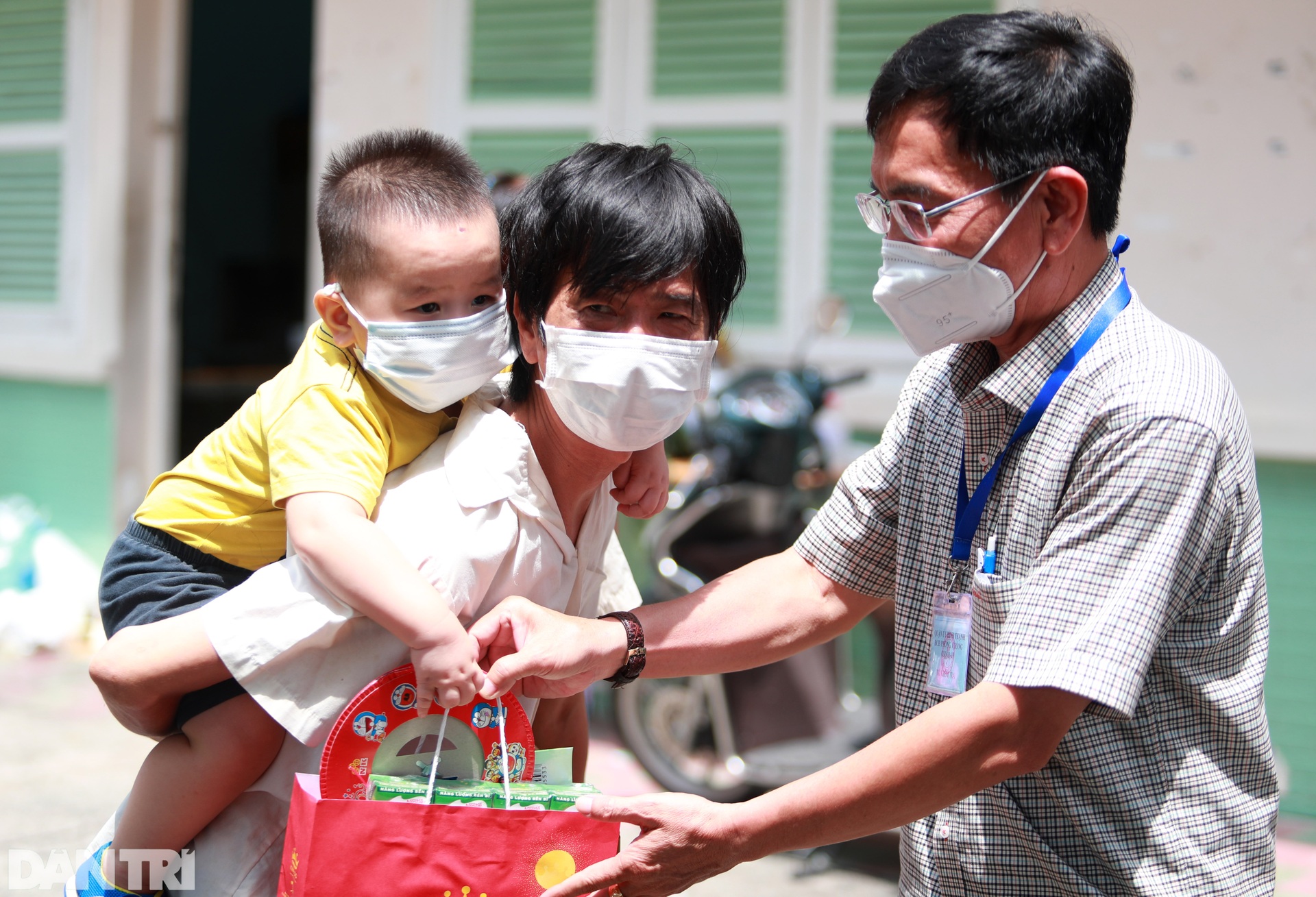 Trung thu buồn của những trẻ mồ côi có cha, mẹ mất vì dịch Covid-19 - 8