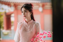 Hoa hậu Sinh viên đời thường ngọt ngào, được Bùi Quỳnh Hoa khen tính cách