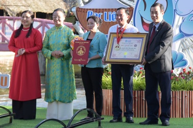 Bạc Liêu xác lập kỷ lục Việt Nam 122 món ăn từ tôm và muối