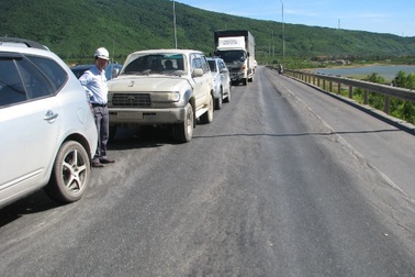 Khắc phục hằn lún vệt bánh xe trên quốc lộ 1A trước ngày 30/6