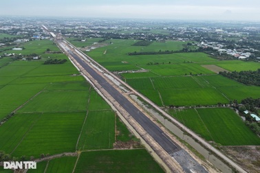 Nhóm dự án "cầm đèn đỏ" trong cuộc đua 3.000km cao tốc cuối năm nay