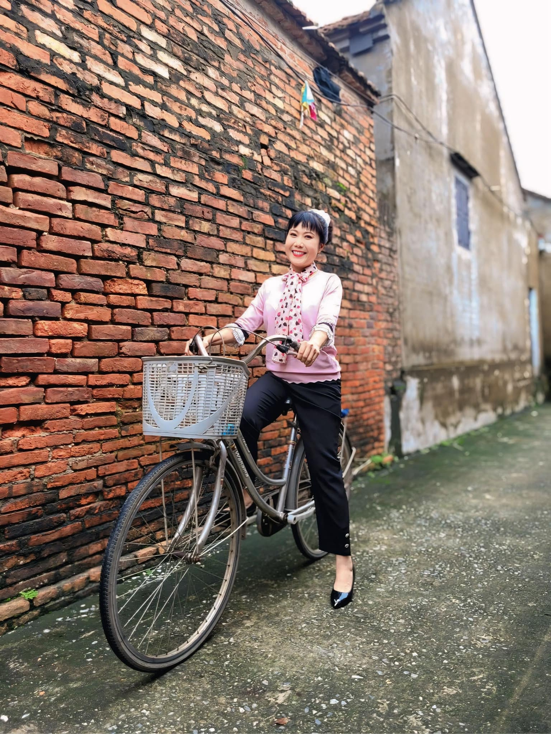Hương Tươi từng sợ NSND Khải Hưng, được Chí Trung đặt biệt danh - 9 Hương Tươi từng sợ NSND Khải Hưng, được Chí Trung đặt biệt danh - 9