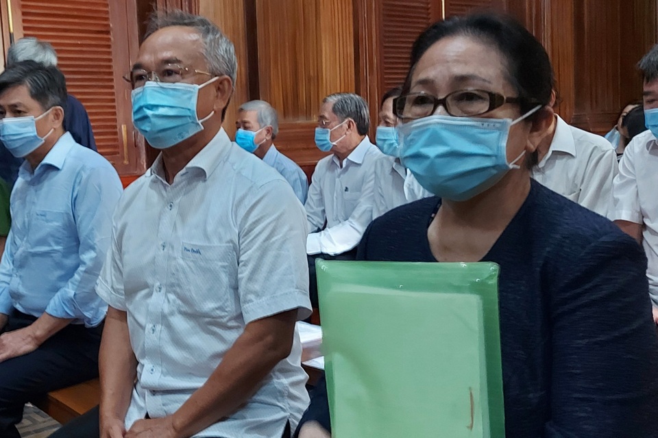 Đại gia Bạch Diệp nghi ngờ hồ sơ vụ án bị giả mạo - 1 Đại gia Bạch Diệp nghi ngờ hồ sơ vụ án bị giả mạo - 1