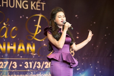 Người đẹp Trần Huyền Nhung đăng quang Nữ Hoàng Sắc Đẹp Doanh Nhân 2018