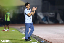 HLV Vũ Tiến Thành bất ngờ chia tay CLB TPHCM