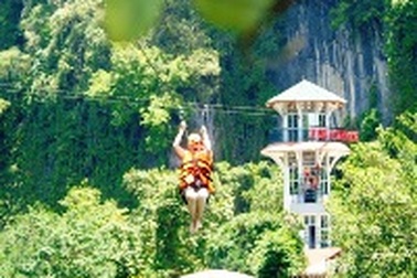 Đu Zip-line, “tắm bùn”… điểm đến “giải nhiệt” lý tưởng
