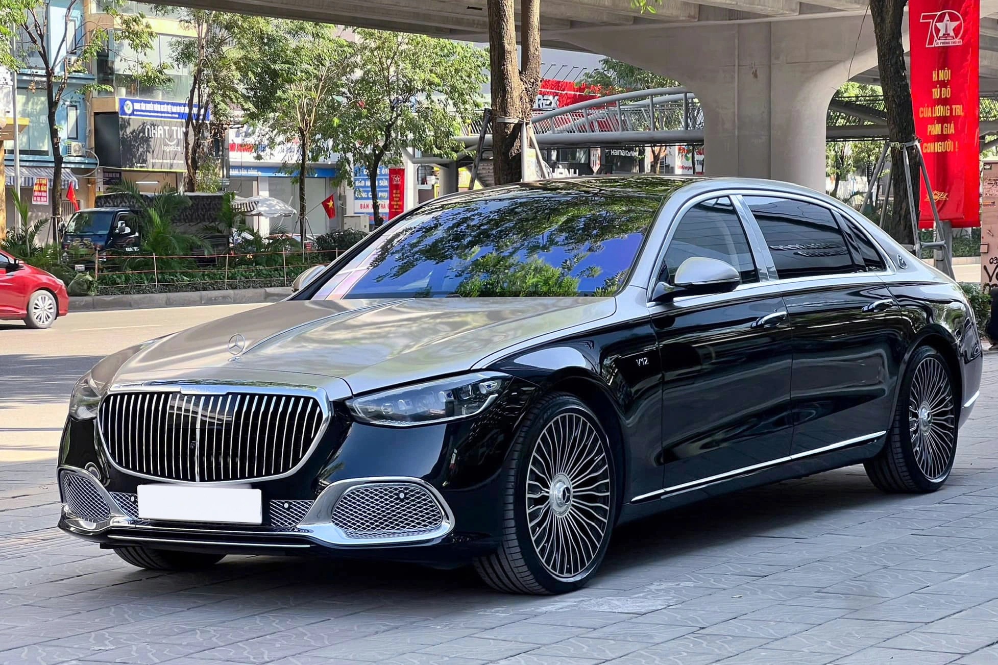 Mercedes-Maybach S 680 đi hai năm mất giá 4 tỷ đồng, lăn bánh 10.000km ...