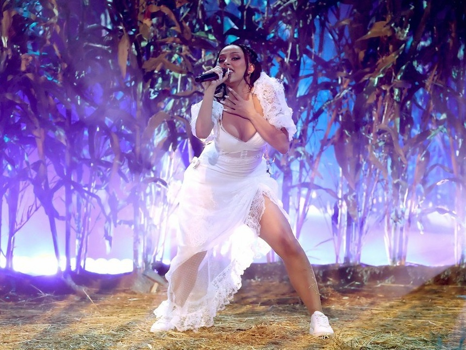 Megan Fox và Doja Cat bốc lửa dự lễ trao giải âm nhạc của Mỹ - 21 Megan Fox và Doja Cat bốc lửa dự lễ trao giải âm nhạc của Mỹ - 21