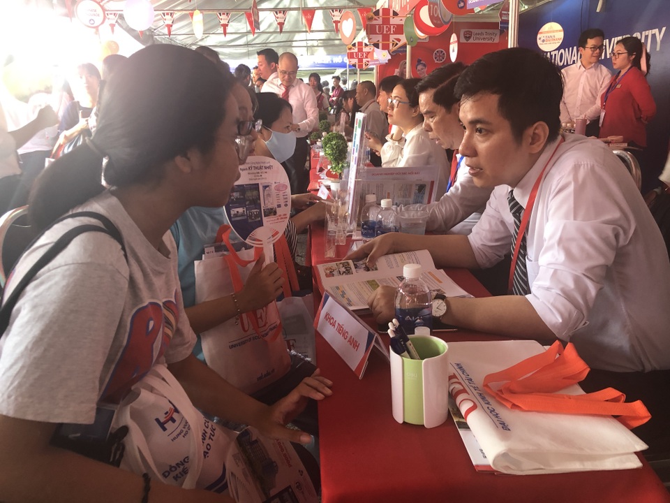 Thêm hai trường đại học tại TPHCM công bố điểm chuẩn học bạ - 1 Thêm hai trường đại học tại TPHCM công bố điểm chuẩn học bạ - 1