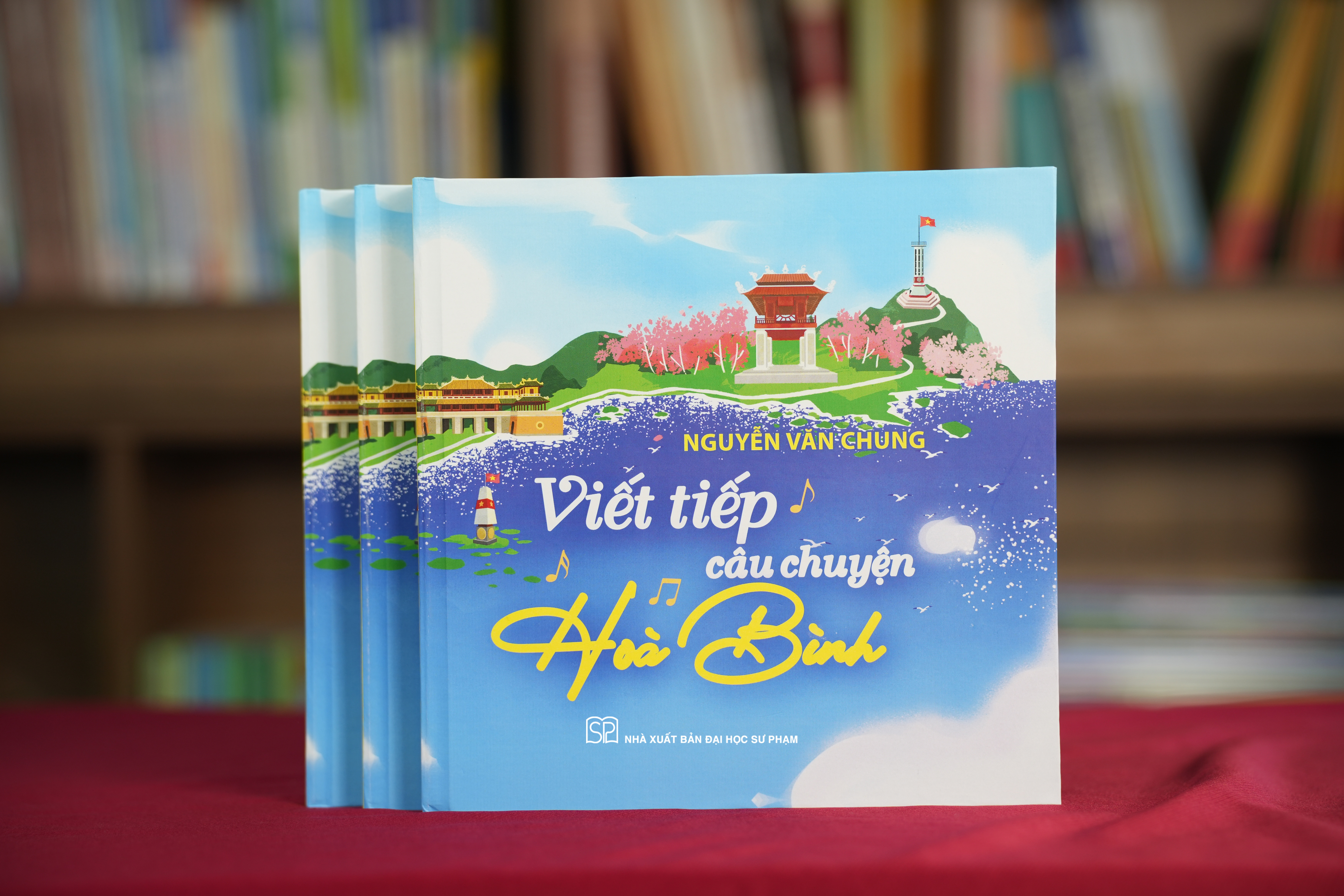 Nhạc sĩ Nguyễn Văn Chung ra mắt cuốn sách đặc biệt kết hợp đọc và nghe nhạc - 1
