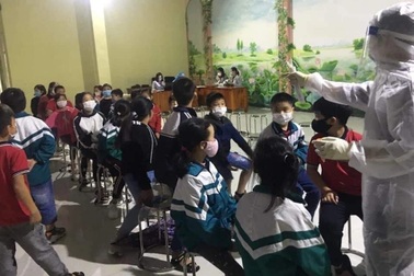 Bắc Giang nghiêm khắc phê bình bí thư và chủ tịch xã lơ là chống dịch