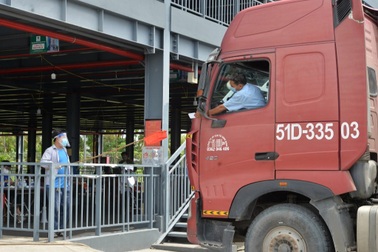 Bí thư Thành ủy Cần Thơ chỉ đạo xe chở hàng phải thông suốt mọi lúc mọi nơi