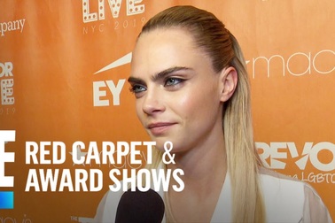 Cara Delevingne cá tính trên thảm đỏ