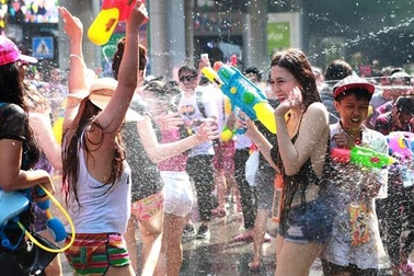 "Quẩy tung" lễ hội té nước siêu hot cùng Big Daddy, Karik, DJ Hàn Quốc Bagagee Viphex 13