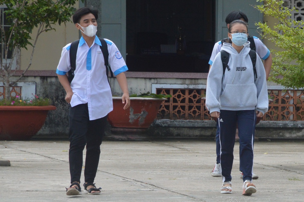 Thí sinh nói: Đề Khoa học Xã hội dễ thở, Khoa học tự nhiên nhiều câu khó - 10 Thí sinh nói: Đề Khoa học Xã hội dễ thở, Khoa học tự nhiên nhiều câu khó - 10