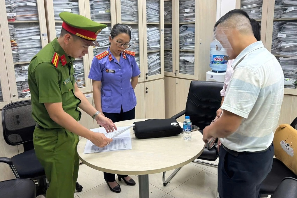 Đường dây rửa tiền 30.000 tỷ đồng: Đã khám xét 3 chi nhánh ngân hàng - 1 Đường dây rửa tiền 30.000 tỷ đồng: Đã khám xét 3 chi nhánh ngân hàng - 1