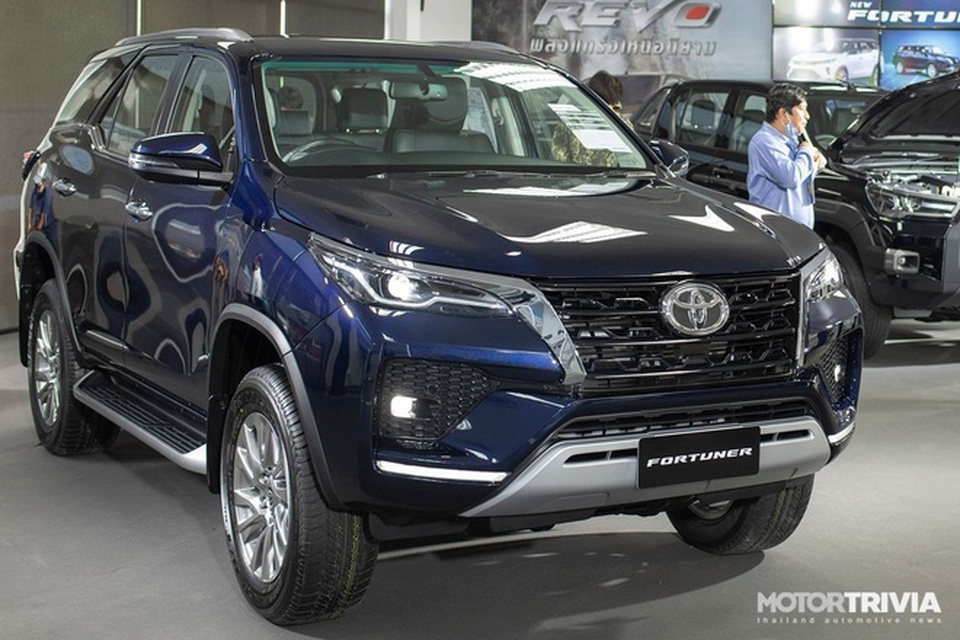 Toyota Fortuner 2020 sắp về Việt Nam, đại lý rục rịch nhận cọc - 1 Toyota Fortuner 2020 sắp về Việt Nam, đại lý rục rịch nhận cọc - 1