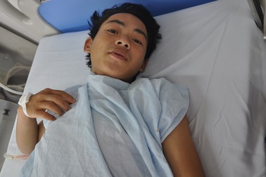 Chàng trai 20 tuổi cận kề cái chết vì chấn thương lồng ngực nặng