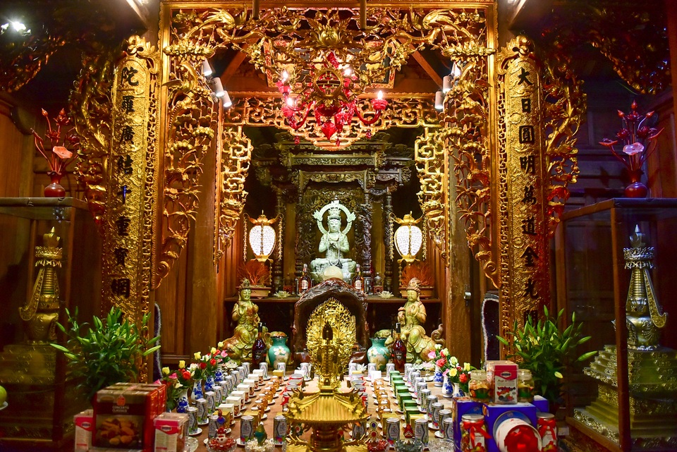 Tượng Phật từ đá quý nguyên khối trong ngôi chùa nghìn năm tuổi ở Hà Nội - 5 Tượng Phật từ đá quý nguyên khối trong ngôi chùa nghìn năm tuổi ở Hà Nội - 5