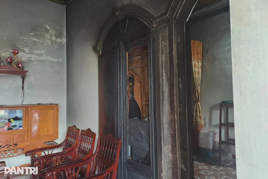 Vụ chồng đâm vợ, đốt nhà hàng xóm: 2 ngày 2 đám tang và 2 đứa trẻ mồ côi - 4 Vụ chồng đâm vợ, đốt nhà hàng xóm: 2 ngày 2 đám tang và 2 đứa trẻ mồ côi - 4