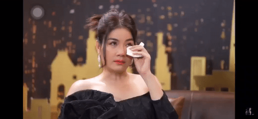 Kha Ly bất ngờ khóc nức nở, lần đầu tiết lộ chuyện bị sảy thai - 1 Kha Ly bất ngờ khóc nức nở, lần đầu tiết lộ chuyện bị sảy thai - 1
