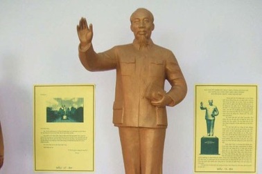 Khi tạc tượng lãnh tụ và nhân vật lịch sử: Cần lấy ý kiến nhân dân