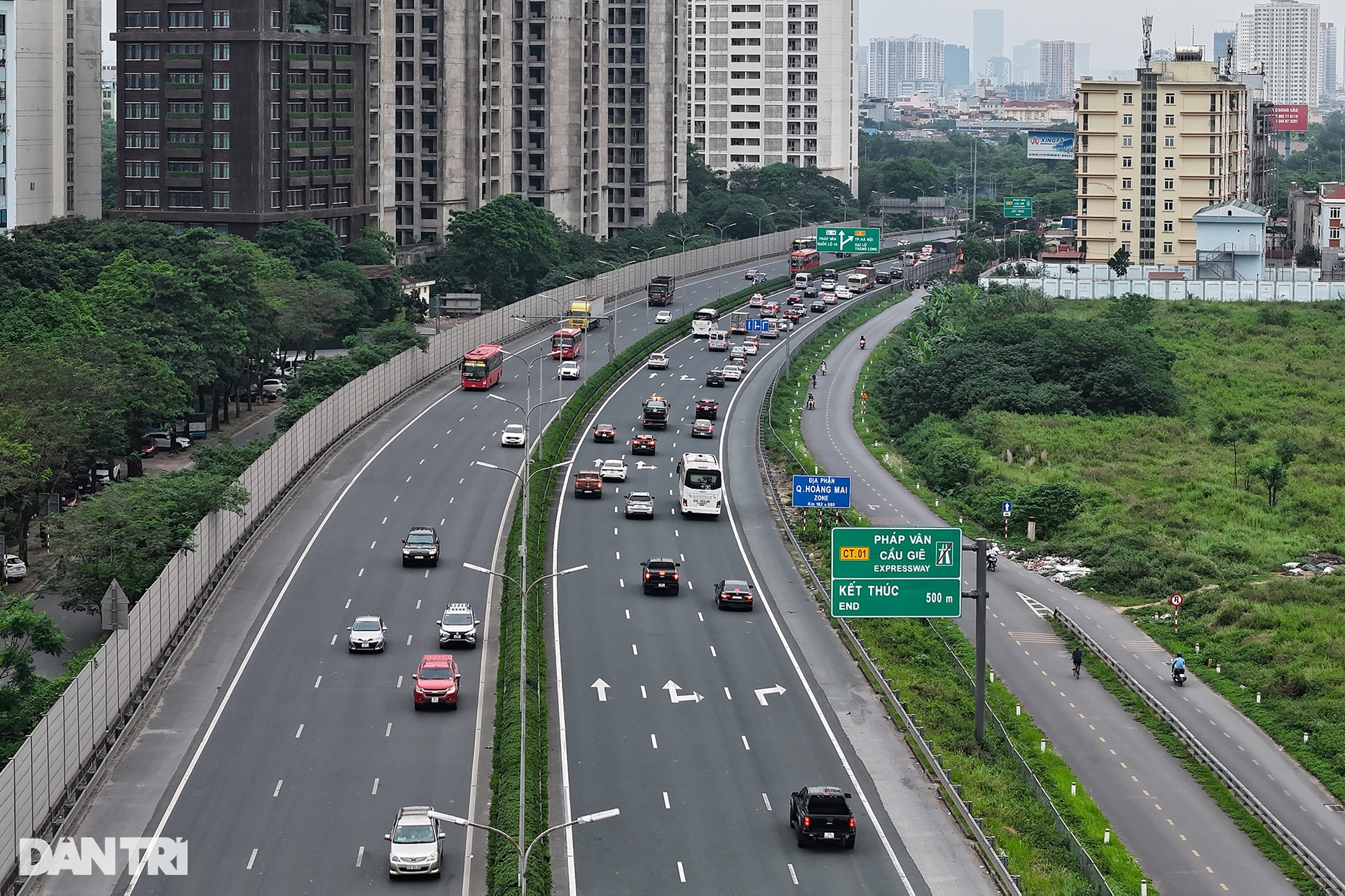 Nhiều tài xế bất ngờ trong ngày trở lại Hà Nội sau nghỉ lễ 30/4-1/5 - 13 Nhiều tài xế bất ngờ trong ngày trở lại Hà Nội sau nghỉ lễ 30/4-1/5 - 13