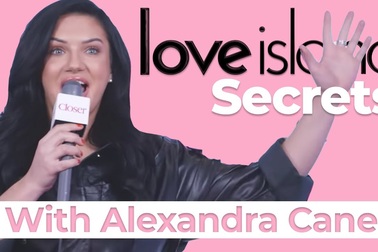 Alexandra Cane xinh đẹp và đầy đặn