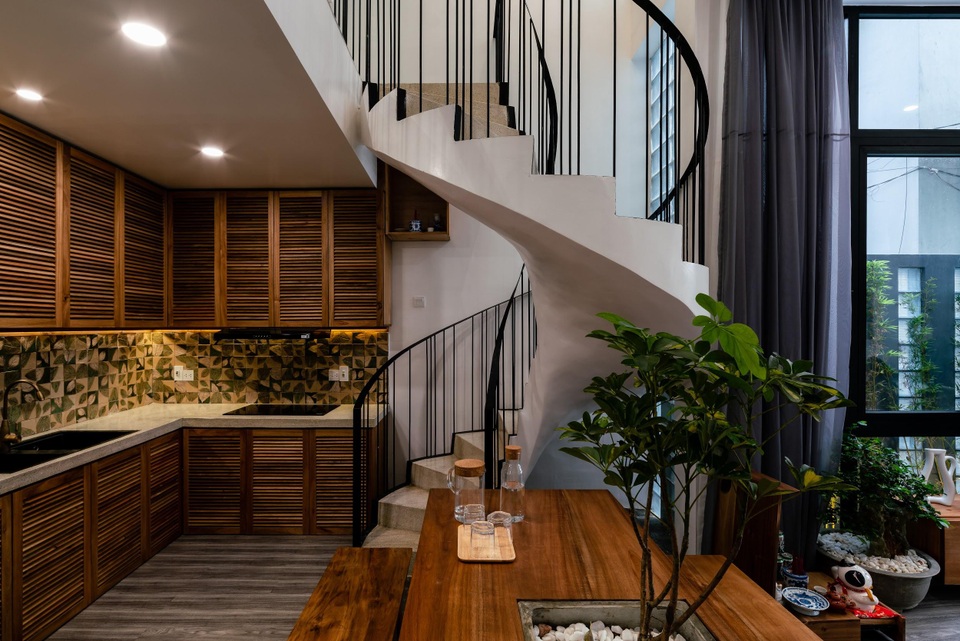 Ngôi nhà ở Sài Gòn xây trên đất méo gây ấn tượng vì thiết kế đẹp không ngờ - 9