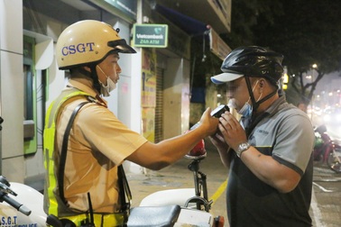 Sau chầu nhậu mừng năm mới, tài xế ở TPHCM tá hỏa với mức phạt 9 triệu đồng