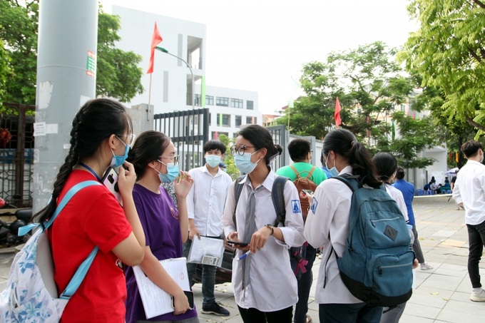 Học sinh tham dự kỳ thi tốt nghiệp THPT 2021, đợt 1. Ảnh: MẠNH DŨNG.