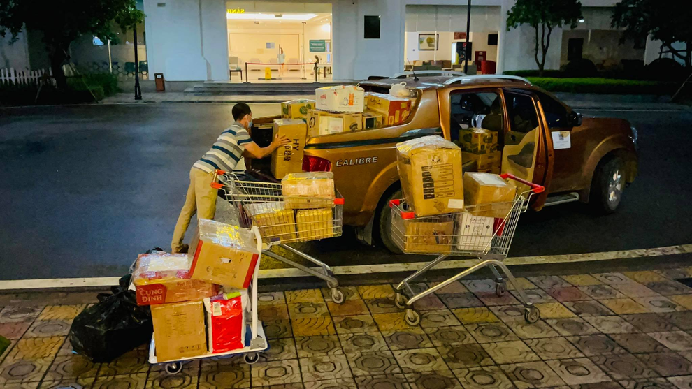 Ba học sinh Hà Nội quyên góp gần 1000 sách giáo khoa tặng học sinh vùng cao - 2 Ba học sinh Hà Nội quyên góp gần 1000 sách giáo khoa tặng học sinh vùng cao - 2