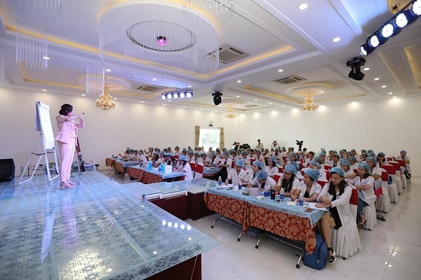 Khởi nghiệp cùng khóa học phun xăm thẩm mỹ tại EvaXinh - 2 Khởi nghiệp cùng khóa học phun xăm thẩm mỹ tại EvaXinh - 2