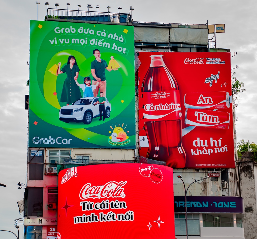 Coca-Cola lan tỏa chiến dịch “Từ cái tên, mình kết nối” cùng loạt thương hiệu lớn - 1 Coca-Cola lan tỏa chiến dịch “Từ cái tên, mình kết nối” cùng loạt thương hiệu lớn - 1