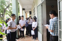 Khánh Hòa: Không để học sinh khó khăn phải bỏ thi