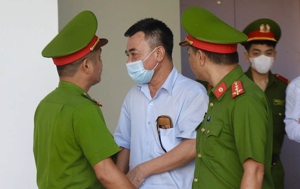 Nhật ký xét xử chuyến bay giải cứu: Cái vung tay của cựu điều tra viên - 2 Nhật ký xét xử chuyến bay giải cứu: Cái vung tay của cựu điều tra viên - 2