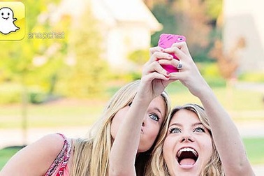 Khóc dở mếu dở vì những bức ảnh “tự hủy”